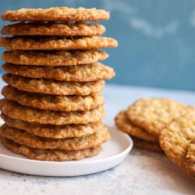 Crispy Oatmeal Cookies