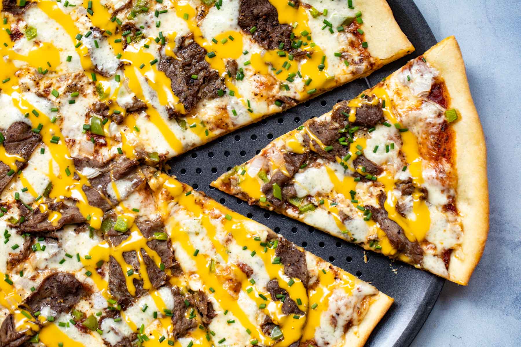 easy-cheesesteak-pizza-delicious-mash-up-recipe-karinokada