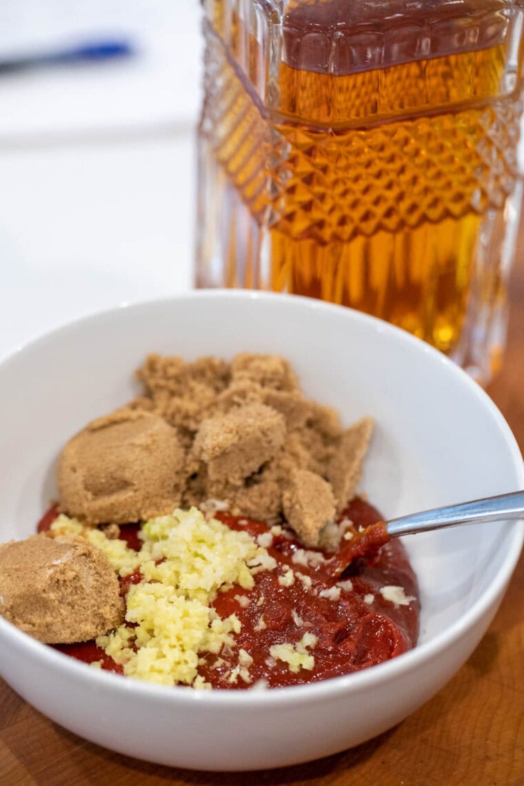 Ingredients for the glaze.